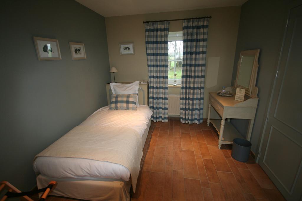 Hostellerie Au Coeur Du Spinois Rebecq-Rognon Szoba fotó